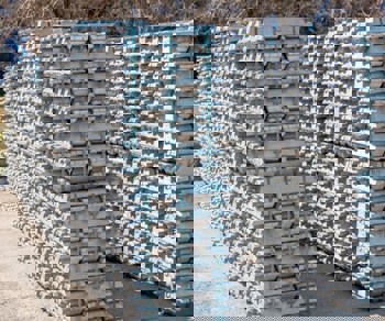 Trading sentiment rebounded, and the expansion of spot discounts in eastern China halted