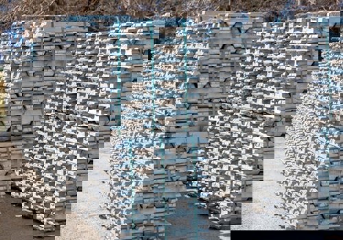 Futures aluminium prices retreat, spot aluminium trading sentiment recovers