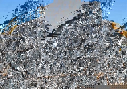 Cast aluminium alloy social inventory maintains a weak destocking mode, with spot cargo fluctuating at highs in the short term