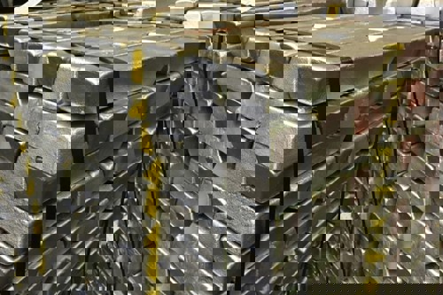 Off-Season, coupled with high aluminium prices, the  proportion of liquid aluminium declined in December