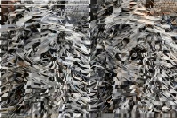 Aluminium alloy futures fluctuate at highs, and short-term macro tailwinds boost the market