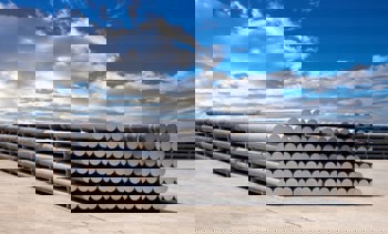 LME aluminium slips as cash offer hits USD 3,093.5 per tonne, while stocks quietly build