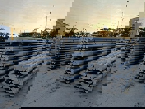 LME aluminium eases with a cash offer at $3,166.5 per tonne, but supply signals stay firm