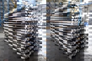 The US stock market plunge, coupled with AI concerns, triggers a sharp decline, and  aluminium prices are under pressure in the doldrums