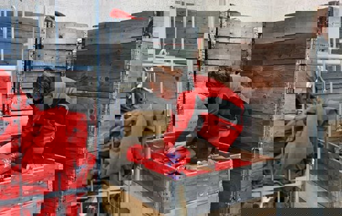 Hydro donates over 10,000 pieces of flame-retardant workwear to Ukraine