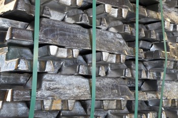 Declining aluminium prices boost market procurement sentiment, premiums stabilise
