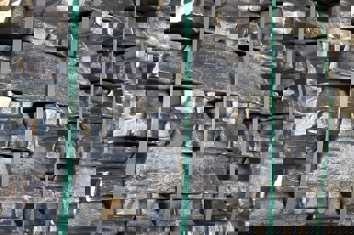 Declining aluminium prices boost market procurement sentiment, premiums stabilise