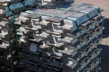 LME aluminium cash offer drops to $3,251.5/t amid rising market volatility