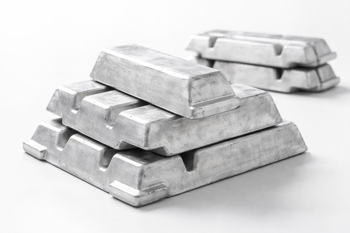 LME aluminium price climbs to $3,294.5/t, despite backward curve pressure
