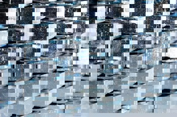 SHFE and LME aluminium indicators turned comprehensively stronger, and geopolitical risks dominated the short-term market