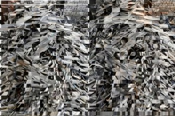 Aluminium alloy futures closed up 1.64% overnight as bullish sentiment heats up