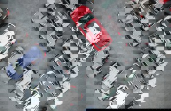 Double blow from the Middle East – aluminium supply disruptions and export challenges for the automobile industry