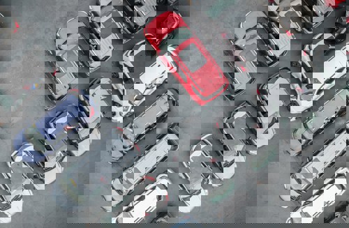 Double blow from the Middle East – aluminium supply disruptions and export challenges for the automobile industry