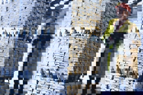 Inventory trends diverge significantly in and outside China, aluminium prices continue with LME outperforms SHFE