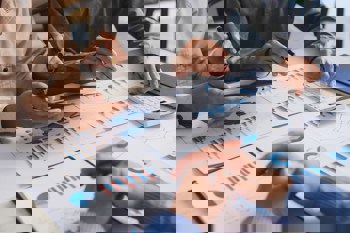 South32 valuation under the lens after Q3 update, Australia manganese guidance cut