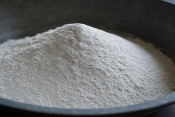 Global alumina production drops 6.1% in Q1 2026 as major markets retreat Q-o-Q, while North America moves against the trend
