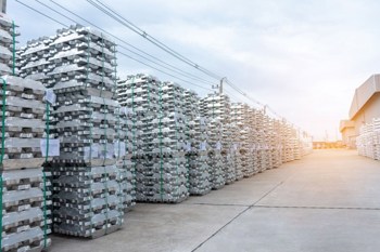 Geopolitical and supply-demand factors intertwined, SHFE and LME aluminium maintain range-bound weak pattern in the short term