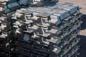 Easing China US trade tensions combined with Ex-China supply gaps, LME outperforms SHFE for aluminium prices