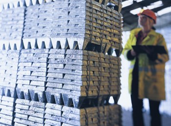 LME aluminium prices rise above USD 3,750/t after holiday break; stocks remain stable