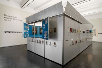 A library in motion: Movable exhibition displays by Supervoid