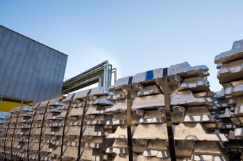 Macro headwinds dominate futures, Shanghai and LME aluminium both remain in the doldrums